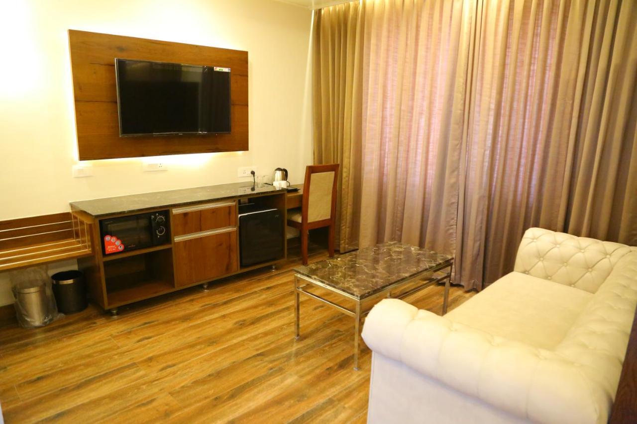 Vsr Grand Hotel Madanapalle Exterior photo